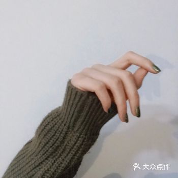 缺少绘画功底 还学不来人家调色配色 =＼指甲油的颜色