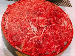 安格斯牛肉-鲜入围煮花胶鸡海鲜火锅