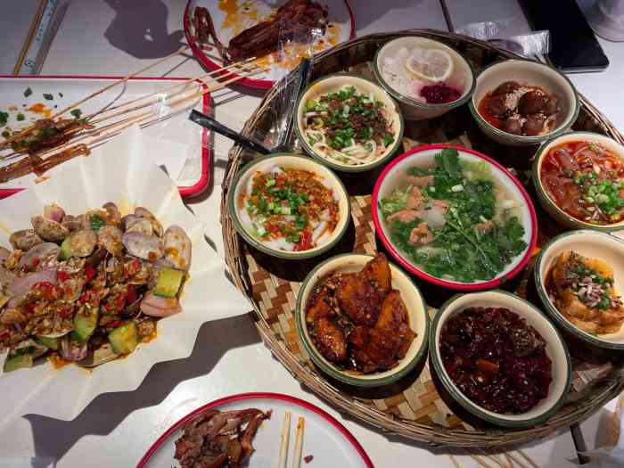 无休食虾小吃集锦(春熙路店)-"春熙路是成都的标志性地方,来成都必须