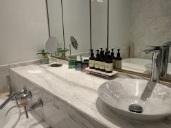-玥奢国际母婴护理中心(滨江宝龙店)