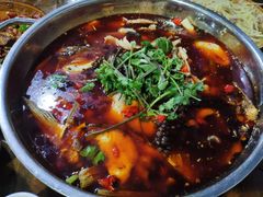 -一品红烧鸭特色川菜(三岔湖店)