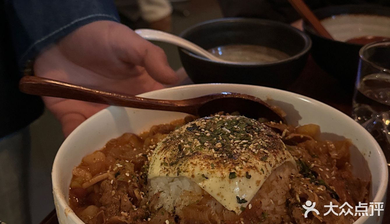 因为这个土豆饼…直接爱上这家店！超有氛围的日式料理…！！