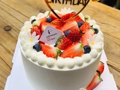 红丝绒草莓进口淡奶油裸蛋糕-艾加柒克蛋糕茶歇甜品台(春熙路店)