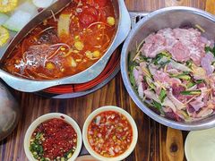 -周良天山牛杂城(天山路总店)