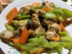 -蚝堡·生蚝海鲜烧烤物种起源•海肠捞饭(刘公岛店)