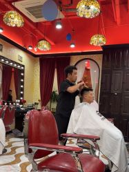 -东方先生国潮男士理发馆