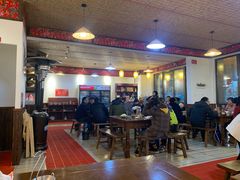 大堂-岳记兴隆·青城腊排铜火锅(融创店)