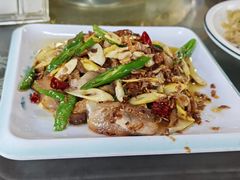 -土砂锅生态山庄·非遗砂锅雅鱼