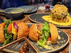 -Let'sBURGERplus·非常创意汉堡(三里屯店)