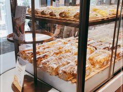 面包甜点陈列柜-奈雪的茶(大梅沙8号仓店)