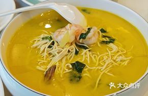 Golden Soup Braised Tofu Noodles