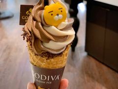 白桃黑巧克力冰淇淋-GODIVA(国际金融中心店)