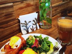 -Common Table · Brunch & Coffee