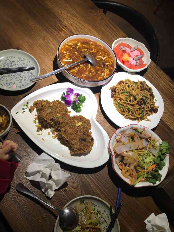 邻里邻外(茂业店)-"总体味道蛮好,服务不错,性价比高.