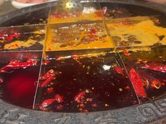 -红九格老火锅(三峡广场店)