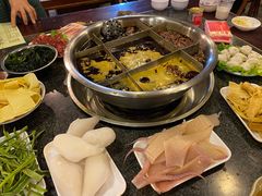 -邓莽子老火锅(中兴路总店)