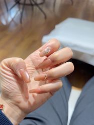 -甲·铺轻奢美甲美睫