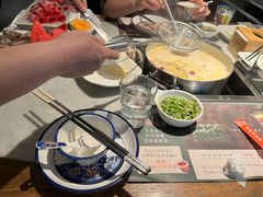 -尚尚仙·酸汤猪手·猪肚鸡火锅(华联万柳购物中心店)