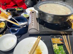 -牛牛和牛海鲜粥底火锅(长虹国际城店)
