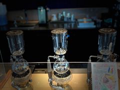 -星巴克臻选(上海虹桥新天地三店)