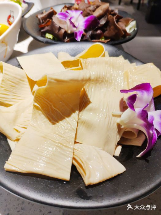 味之绝美蛙鱼头火锅(建设路店)豆皮图片 - 第1张