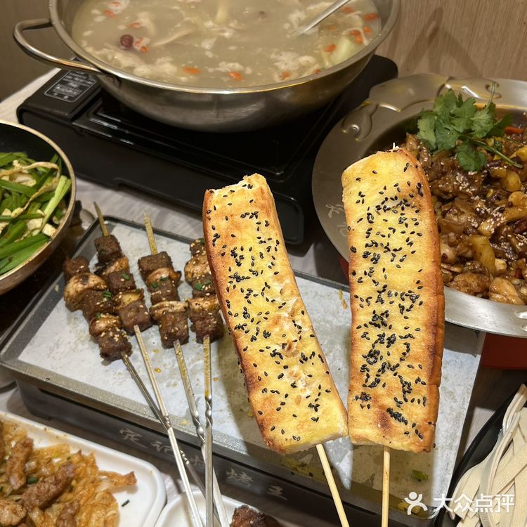 和小姐妹近期发现的贼好吃的烧烤店，吃过一次就爱上了！