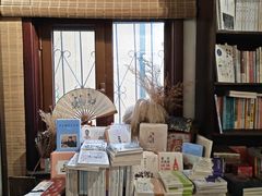 -荒岛书店(黄县路店)