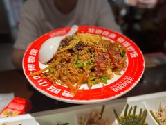 丝恋芽菜脆哨肉末炒饭-丝恋丝娃娃(逸天城国贸店)