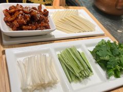 -娜仁图雅蒙古美食村(33小镇店)