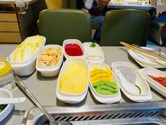 -海底捞火锅(曹安公路店)