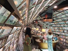 -钟书阁(珍园店)