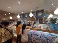 -猫的天空之城概念书店(景德镇陶溪川店)