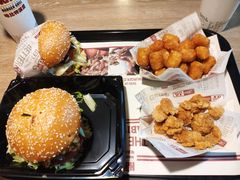 -The Habit Burger Grill 哈比特汉堡(复兴soho店)
