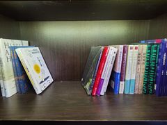 -钟书阁(松江泰晤士小镇店)