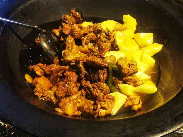 九日东北烩菜馆-"楼下点菜,饮料倒是楼上可以直接拿然后吃完.