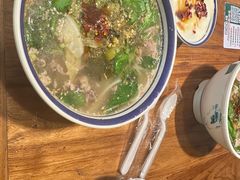 -云阿蛮云南生烫牛肉米线(奉贤路店)