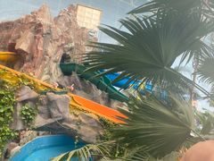 -龙脉温泉室内游泳馆