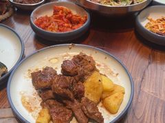 -明洞阿姨·韩式酱蟹烤肉·创意料理(三元桥店)