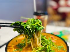 招牌炸酱小锅米线-肥汁米蘭香港米线(长宁来福士店)