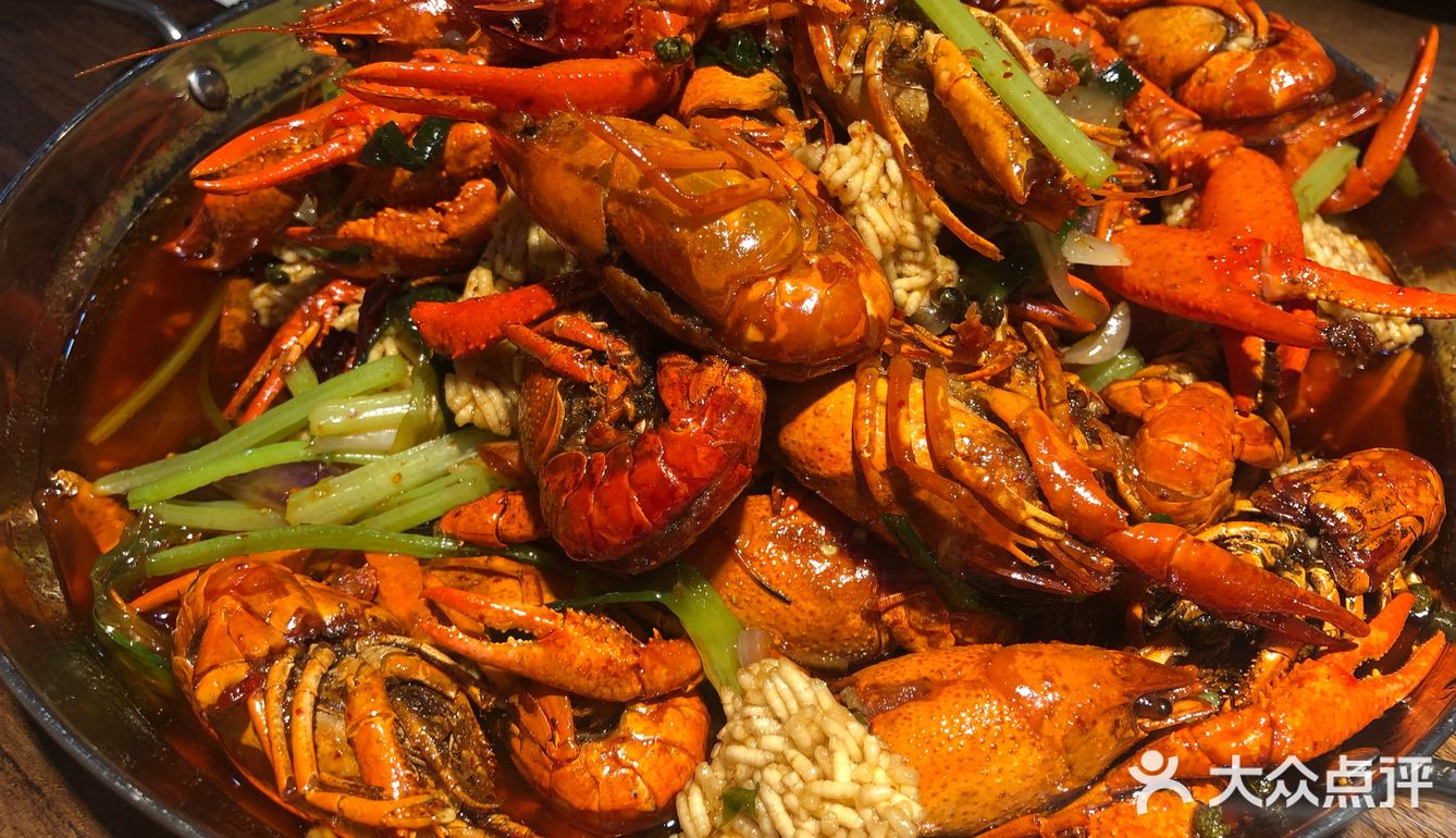 小龙虾之夜～ 十三香经典口味，没得挑，龙虾尺寸都挺大