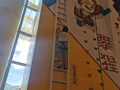 -攀猩儿童攀岩馆(宝乐汇店)