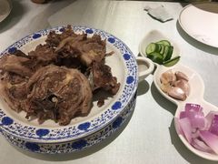 手抓羊脖子-宁夏国强手抓羊肉·清真菜(未央路凤三店)