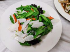 -宾朋海鲜美食餐厅·特色美食(兴海路店)