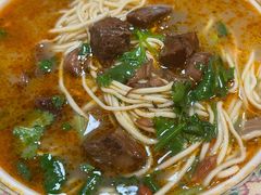 红烧牛肉面-金杨拉面王小吃面馆·牛三宝面·红烧牛肉粉