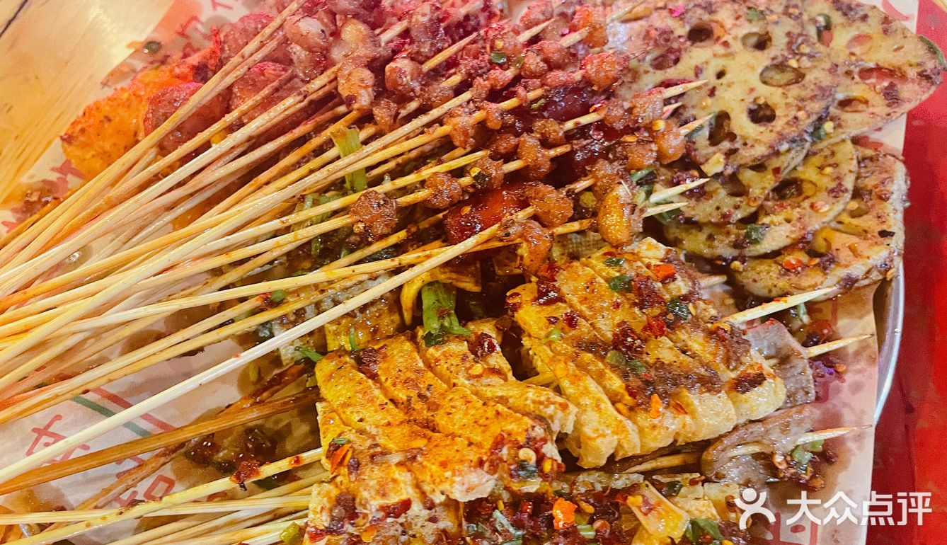 长沙必打卡美食｜东瓜山敲好吃的复古炸串店：三食堂炸炸炸