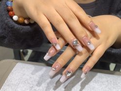 -艾珂·美甲美睫