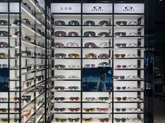 -LensCrafters亮视点·OAKLEY精选(静安嘉里中心店)
