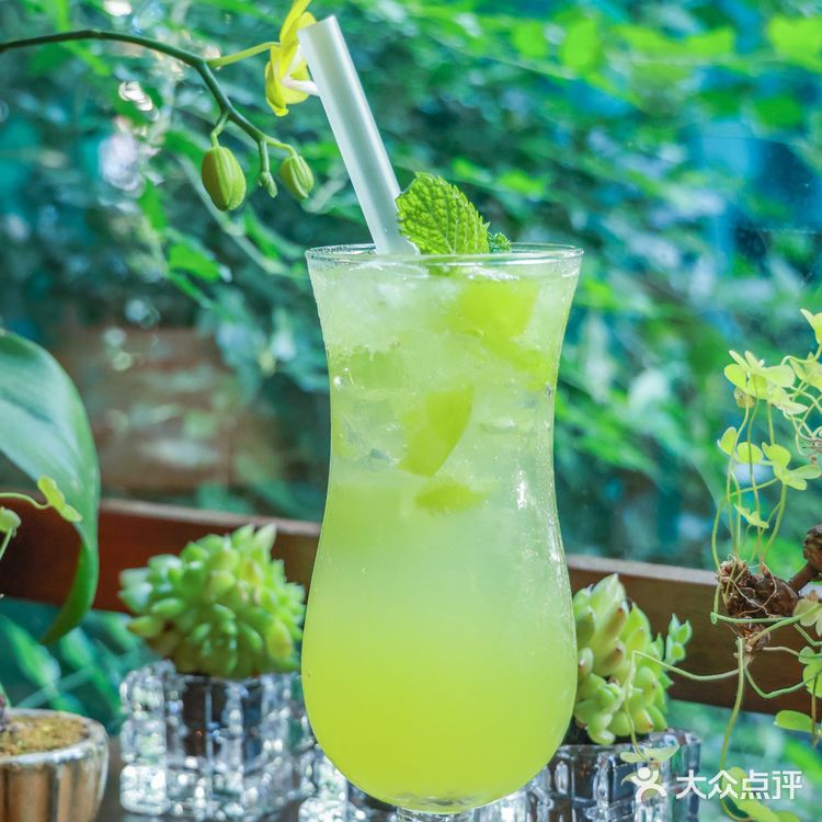 寻找城市中未知的角落，除了爱我们什么也不加✨