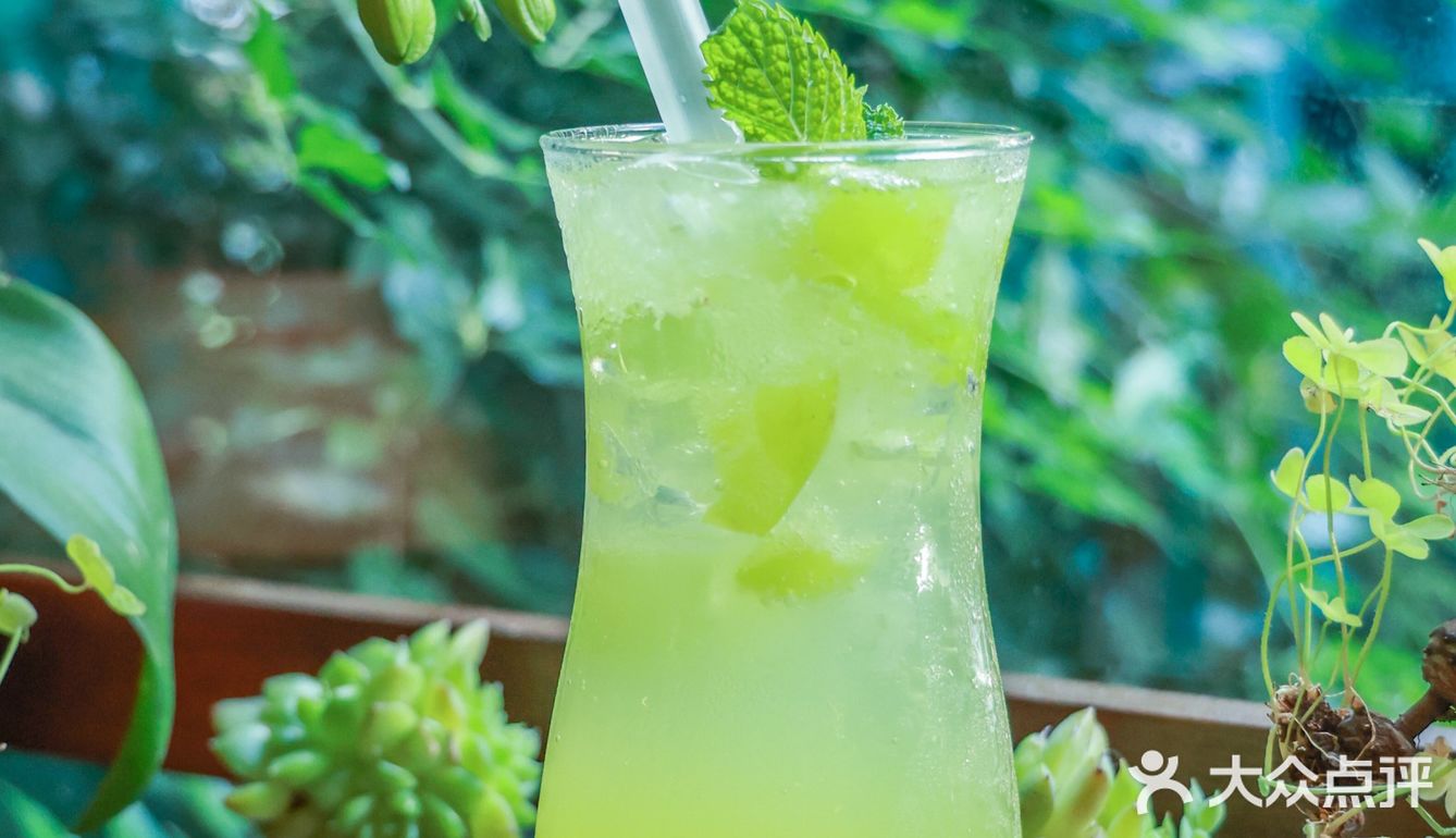 寻找城市中未知的角落，除了爱我们什么也不加✨