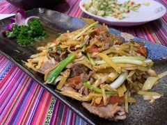 -香巴拉云南餐厅(华莱坞店)